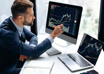 Striking the Balance: A Guide to Successful Forex Trading for Part-Time Traders