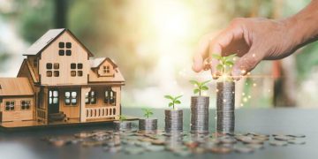 The Art of Financial Foresight: Mastering the Balance Between Saving and Investment