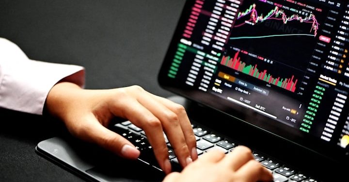 Trading Strategies: How Professionals Approach the Markets